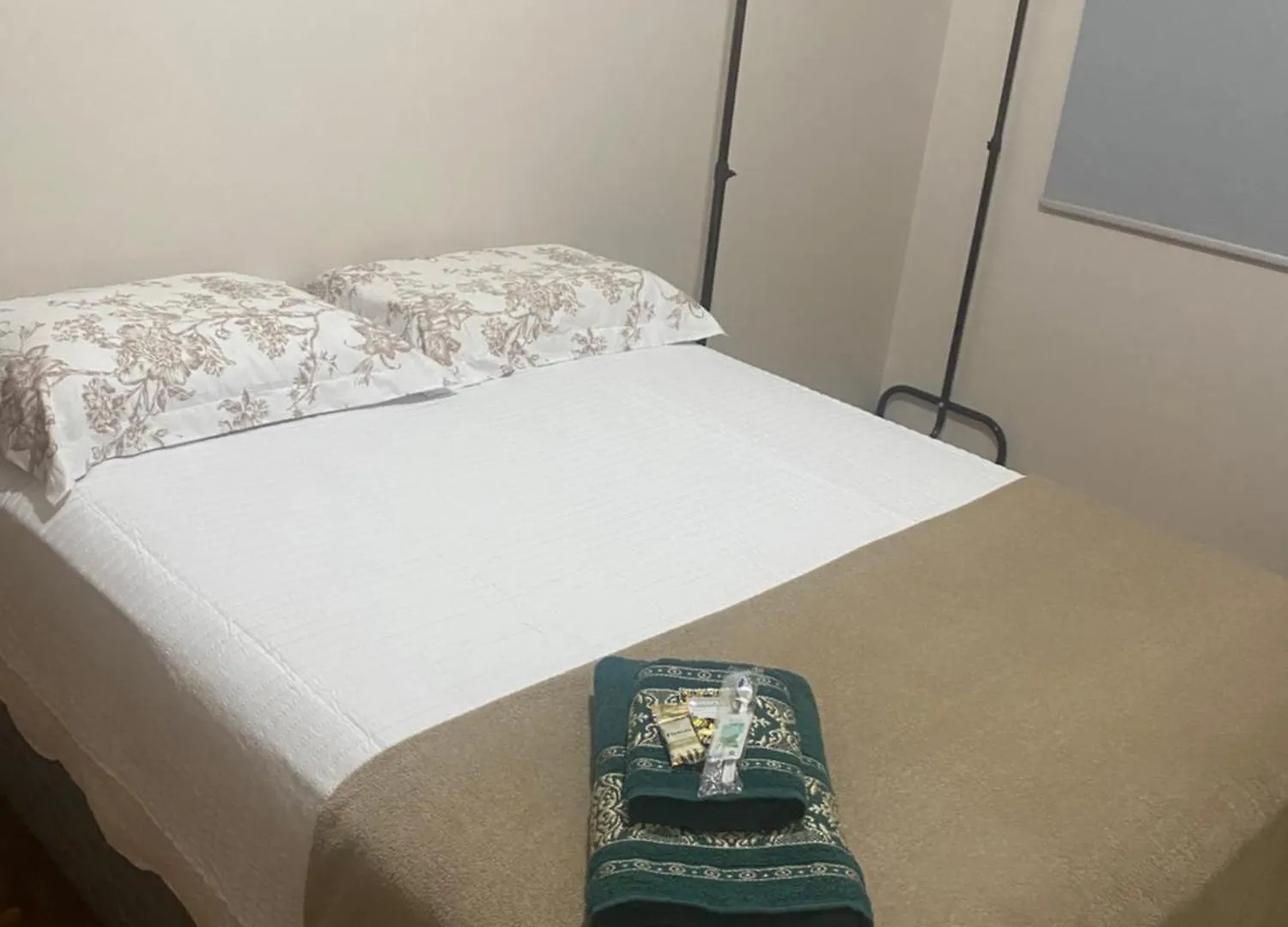 Quarto Em Ap Compartilhado No Centro De Concordia